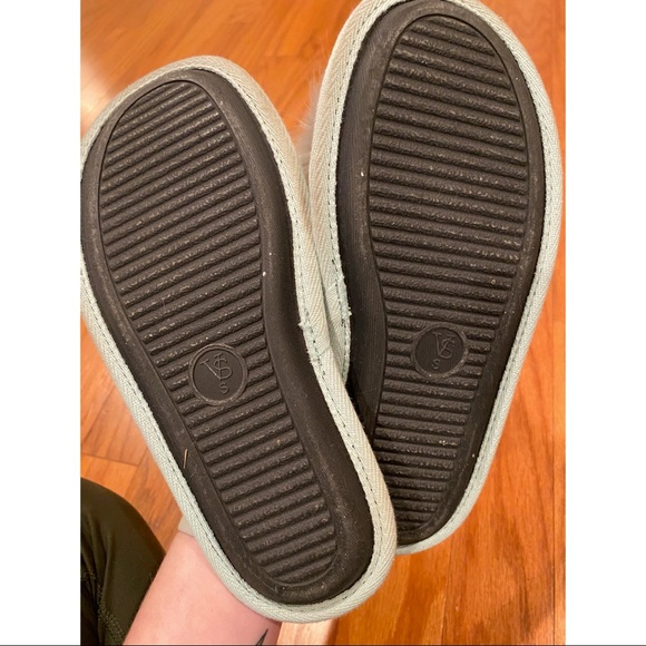 VS Slippers - Picture 3 of 3